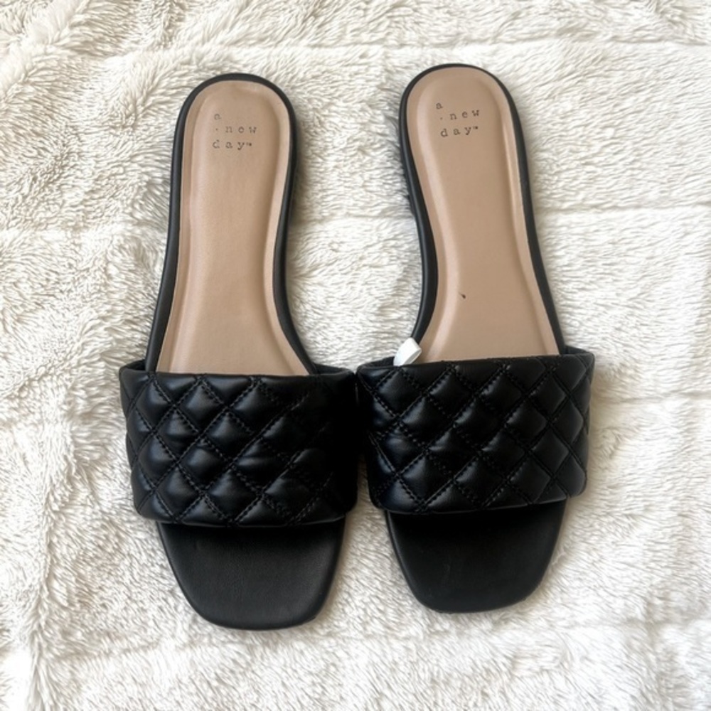 Black Flat Slides- NWOT